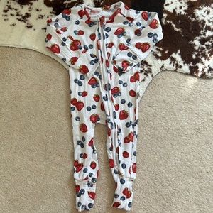 Monkeeroos berry sleepy zippy romper